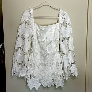 Runer lace dress